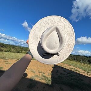 Elegant White Wide-Brim Hat